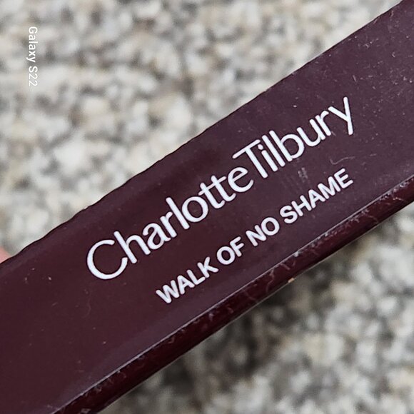 Charlotte Tilbury: Chic to Cheek: Walk of No Shame - Picture 2 of 3